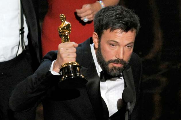 Ben Affleck com o Óscar de melhor filme Ben Affleck com o Óscar de melhor filme